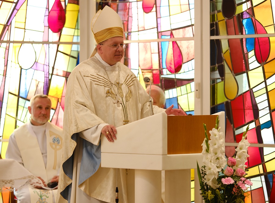 Abt Johannes Perkmann stand dem feierlichen Gottesdienst in der Familienkirche im Wiener St. Carolusheim vor.