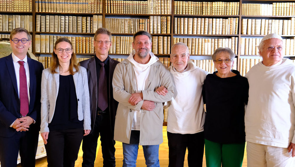 David Steindl-Rasts Sammlungen an Unibibliothek Salzburg übergeben