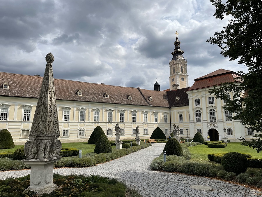 Das Stift Altenburg feiert 2024 880 Jahre Klostergeschichte.