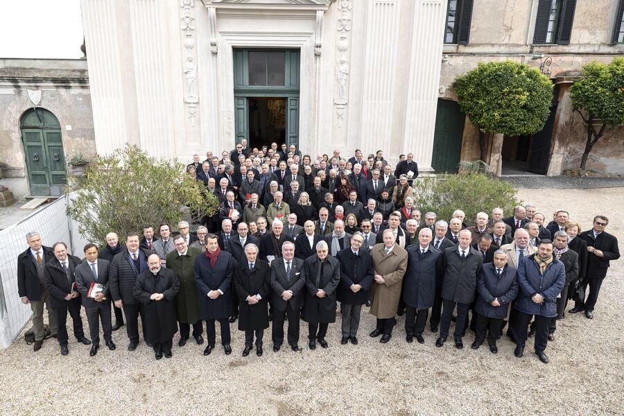 Botschafter:innen aus über 100 Ländern nahmen an der Konferenz des Diplomatischen Corps des Malteserordens in der Magistralvilla in Rom teil.