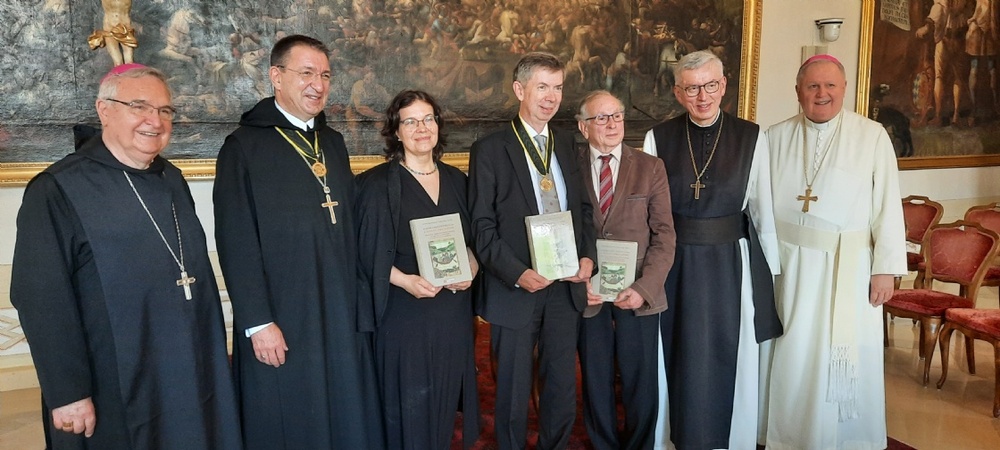 Jubilar Andreas Sohn mit Gratulantenschar / Erzabtei St. Peter Jubilar Andreas Sohn mit Gratulantenschar