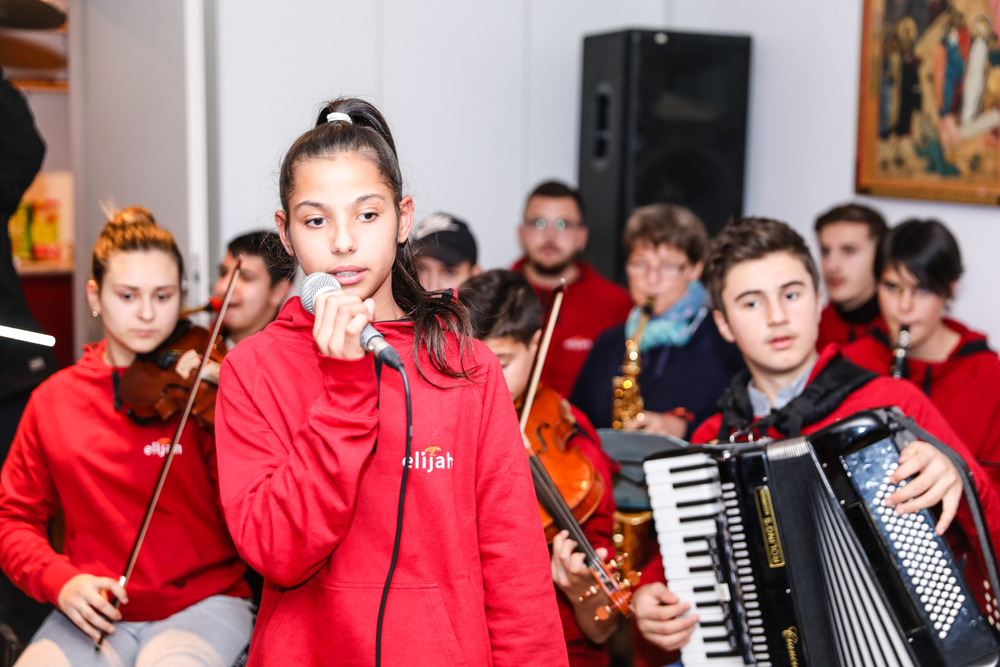 In der Musikschule bekommen über 300 Schüler:innen Unterricht und musizieren gemeinsam im Orchester und Chor.