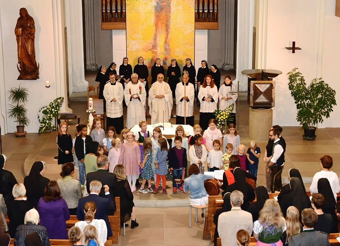 Zum Jubiläum der Grazer Schulschwestern wurde eine Festmesse mit Diözesanbischof Wilhelm Krautwaschl gefeiert.