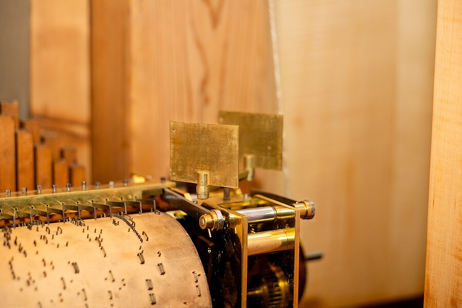 Als „akustische Zeitkapseln“ bezeichnet Abt Nikolaus Poch die Walzen des Flötenautomaten. / Erzdiözese Wien/Stephan Schönlaub Als „akustische Zeitkapseln“ bezeichnet Abt Nikolaus Poch die Walzen des Flötenautomaten.