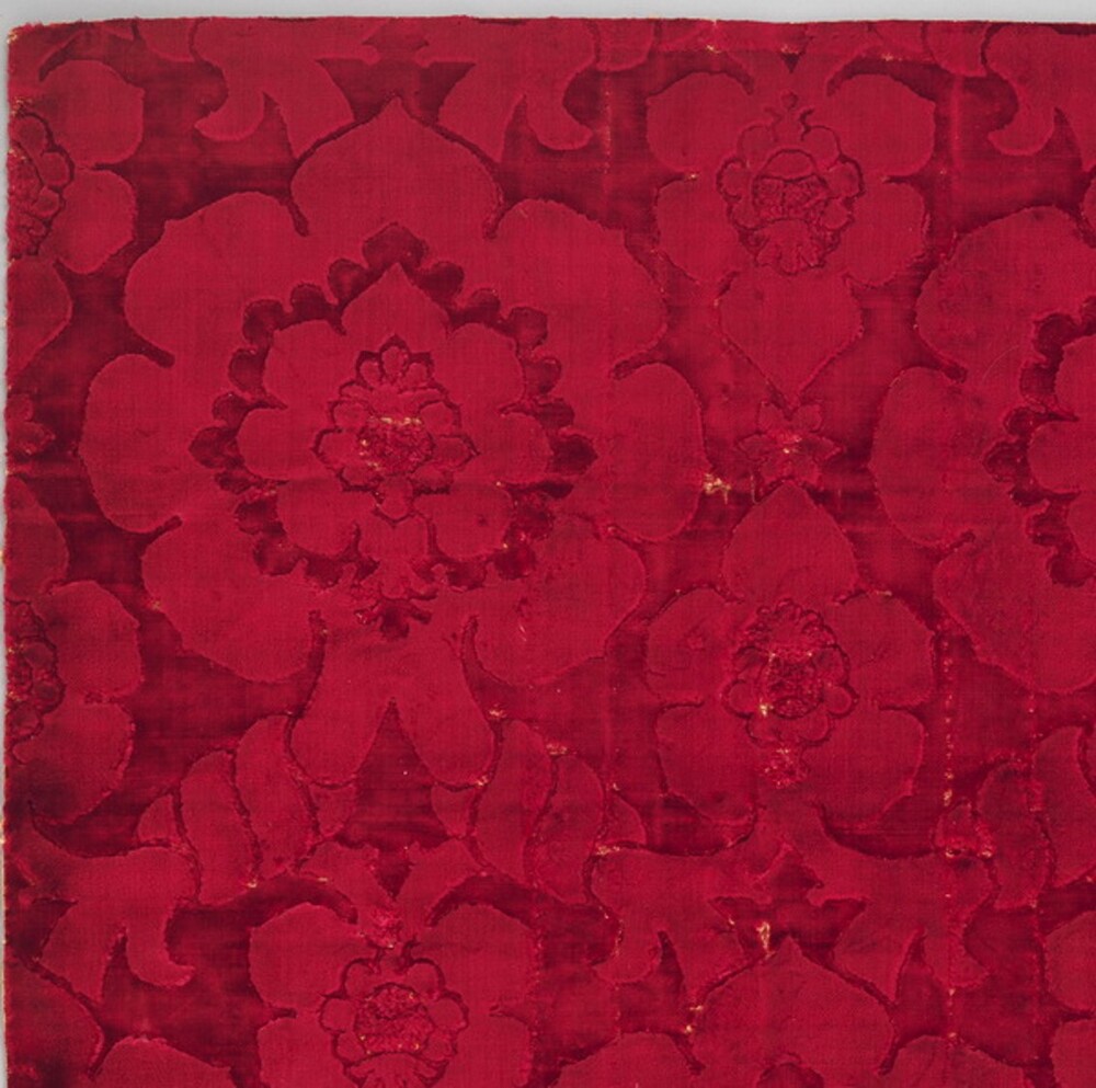 Abb. 6: Stufensamt mit Granatapfelmuster, Ende 15. Jahrhundert, Venedig / © Wikimedia Commons Abb. 6: Stufensamt mit Granatapfelmuster, Ende 15. Jahrhundert, Venedig