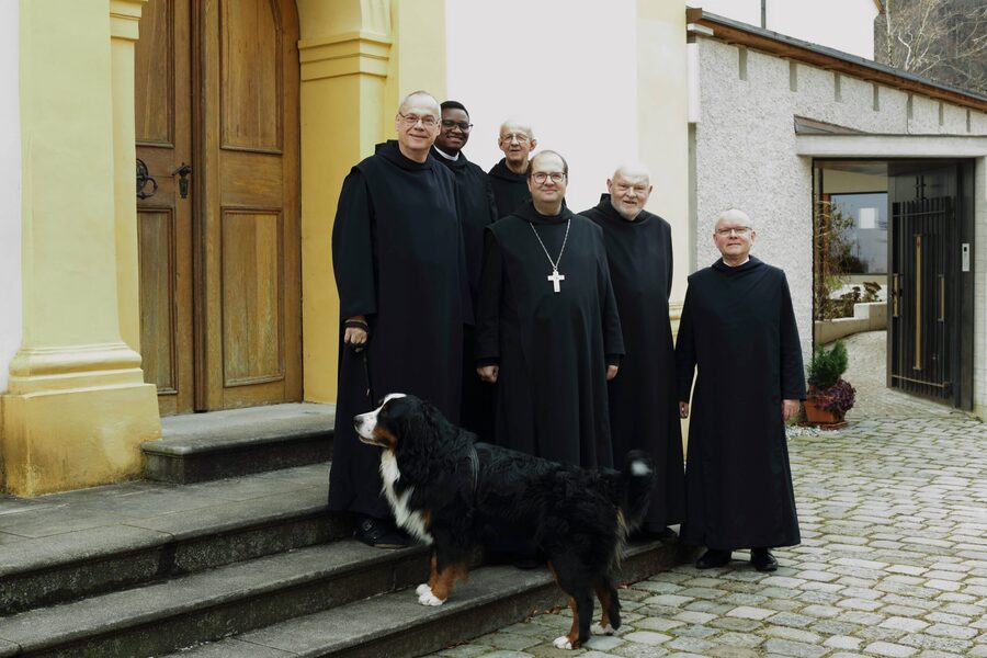 Die Mönche des Klosters St. Georgenberg 