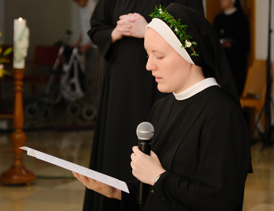 Mit der Ewigen Profess band sich Sr. Raphaela Hönegger auf Lebenszeit an die Ordensgemeinschaft der Borromäerinnen.