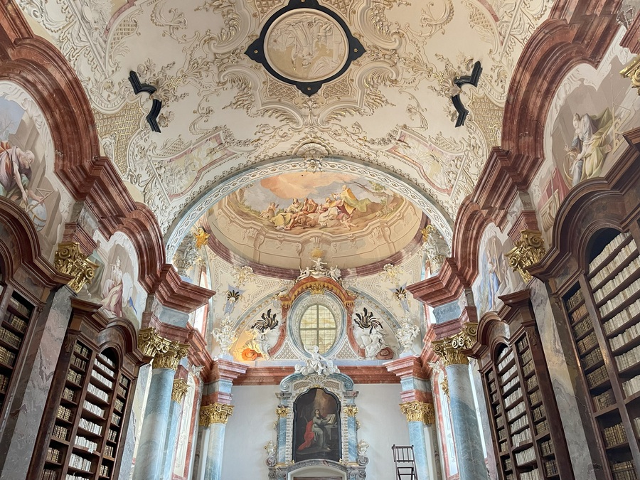 Im Stift Altenburg können Interessierte mehr über das Kunsthandwerk der verschiedenen Epochen erfahren.