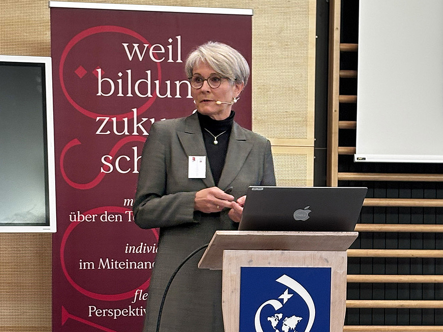 Birgit Buchberger nahm in ihrem Vortrag Themen wie die Fehlerkultur, die Form der Leistungsbeurteilung, Zeit für Lob und für Reflexion in den Blick. / VOSÖ Birgit Buchberger nahm in ihrem Vortrag Themen wie die Fehlerkultur, die Form der Leistungsbeurteilung, Zeit für Lob und für Reflexion in den Blick.